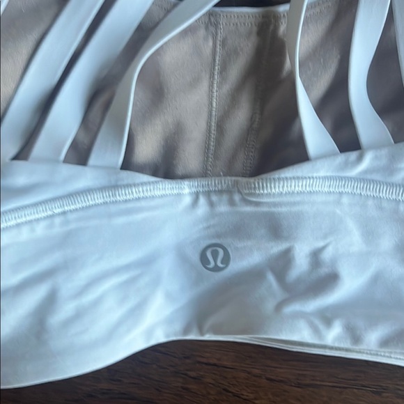 Women's Strappy Sports Bra Set - Black and White - Picture 2 of 11